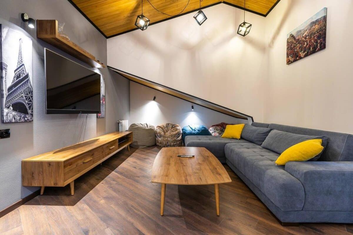 3Br Apt W Huge Terrace & Magnificent Views Τυφλίδα Εξωτερικό φωτογραφία