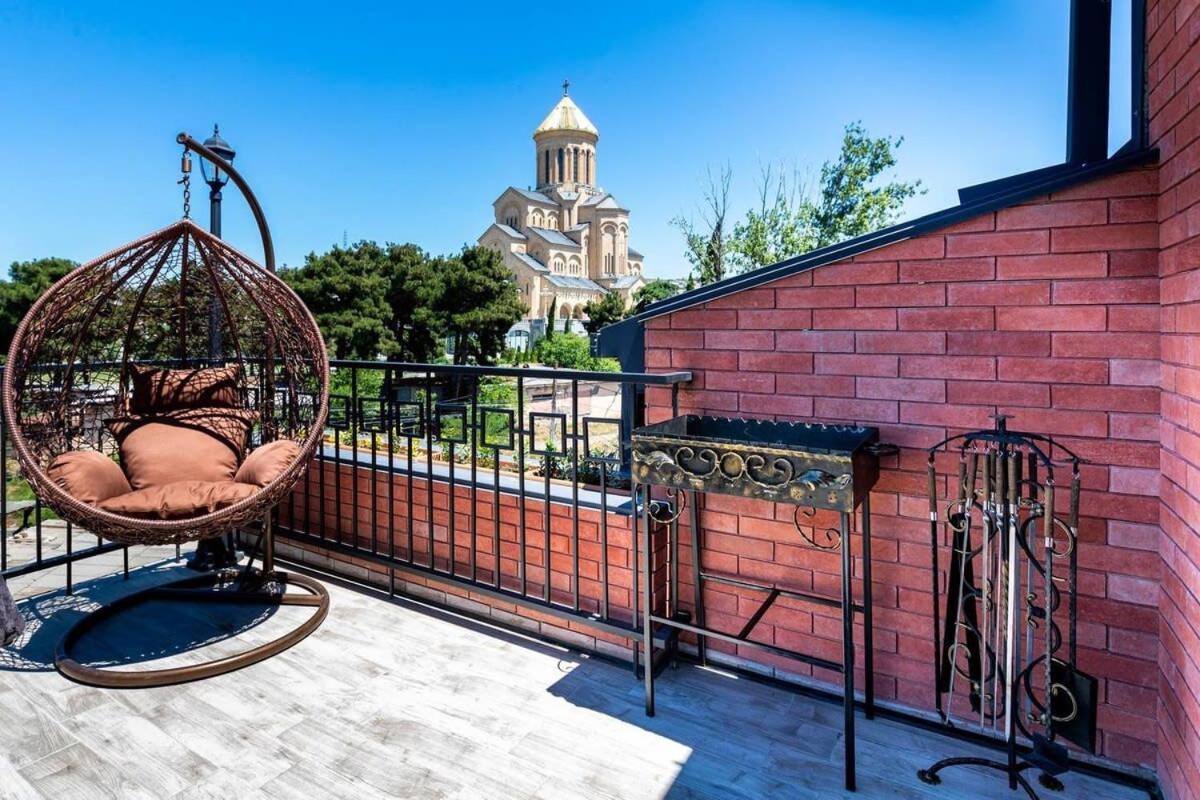 3Br Apt W Huge Terrace & Magnificent Views Τυφλίδα Εξωτερικό φωτογραφία