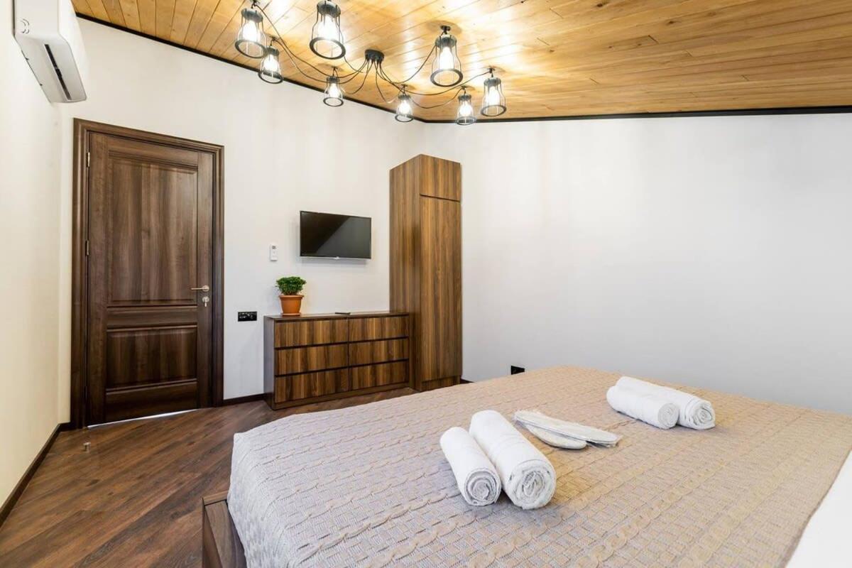 3Br Apt W Huge Terrace & Magnificent Views Τυφλίδα Εξωτερικό φωτογραφία