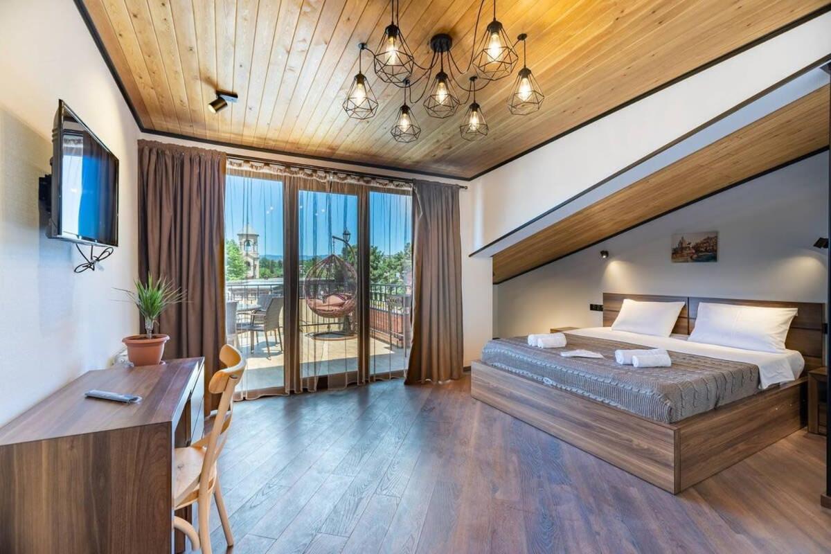 3Br Apt W Huge Terrace & Magnificent Views Τυφλίδα Εξωτερικό φωτογραφία